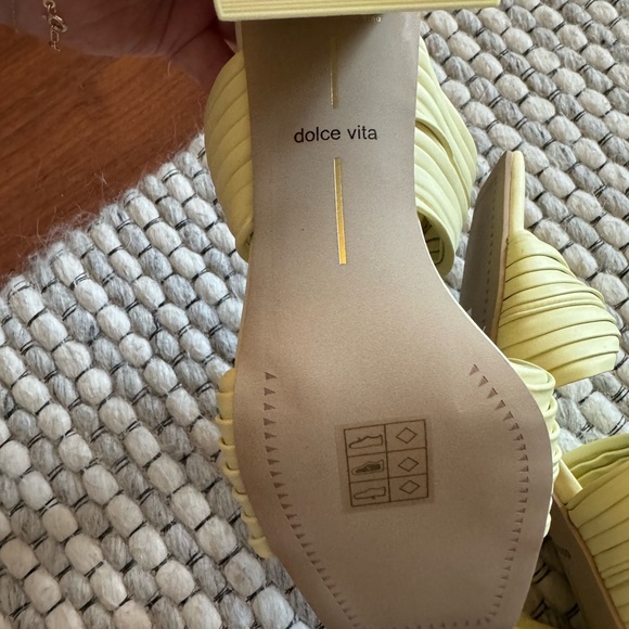 Dolce Vita Pilton Sandal in Lemon Cream Stella - Picture 4 of 5